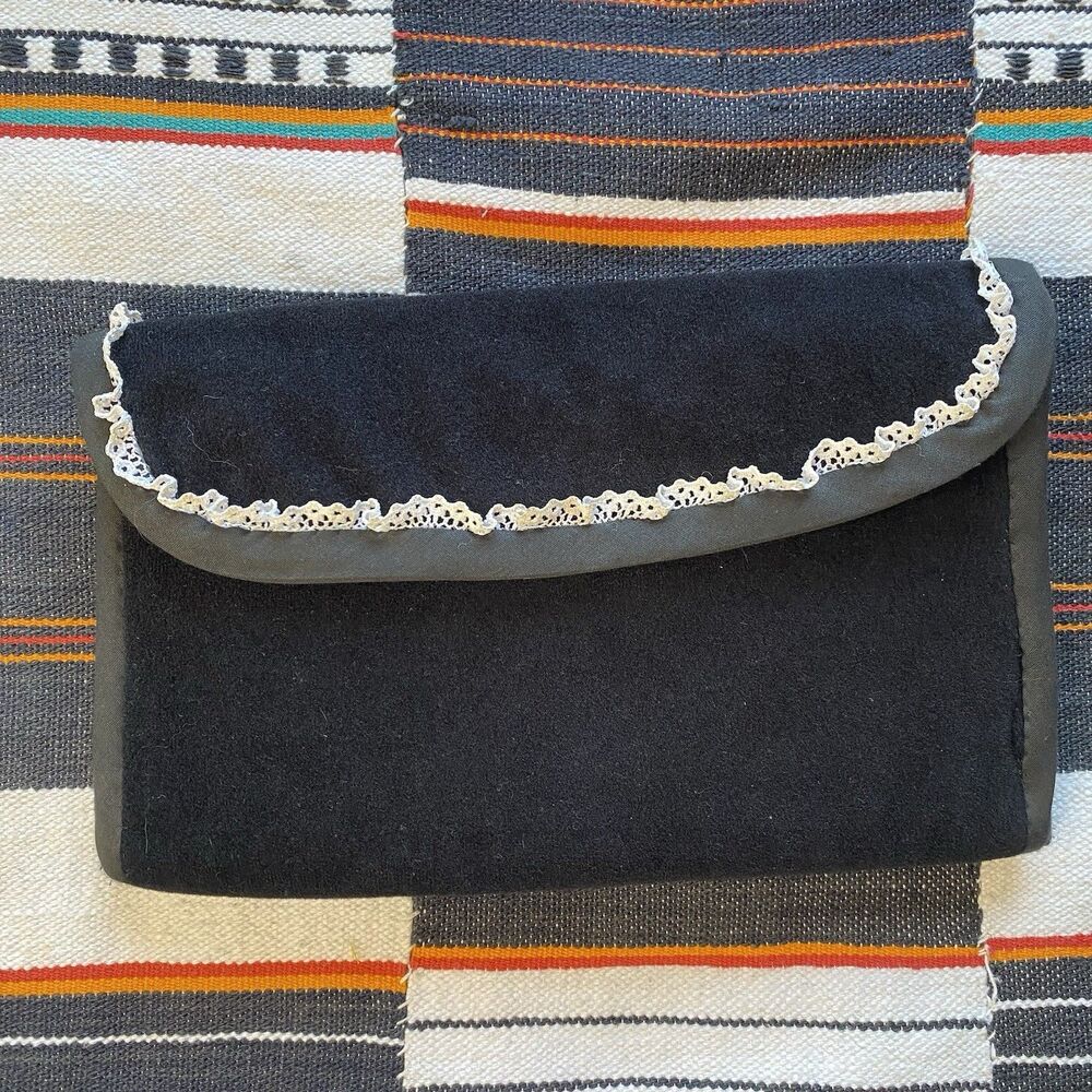 Vintage 90’s Black Velvet Clutch Handbag. Lace Trim. Whimsygoth.  Cottage Core.